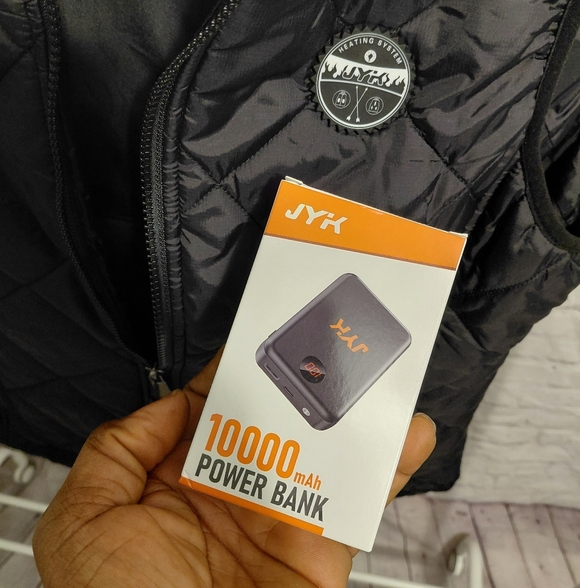 JYK Black Quilted Vest With Battery. - Picture 7 of 9